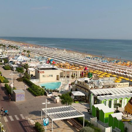 Hotel Astra Riccione Luaran gambar