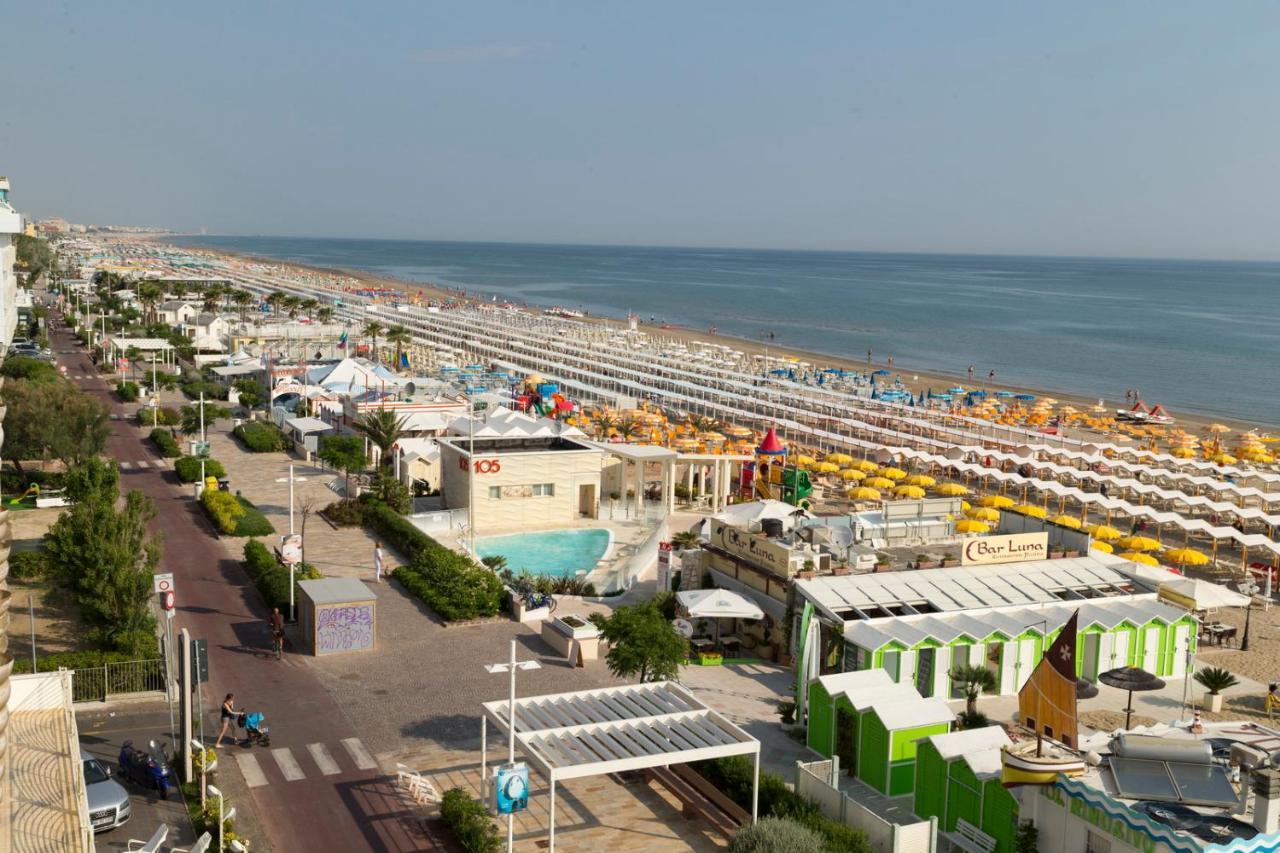 Hotel Astra Riccione Luaran gambar
