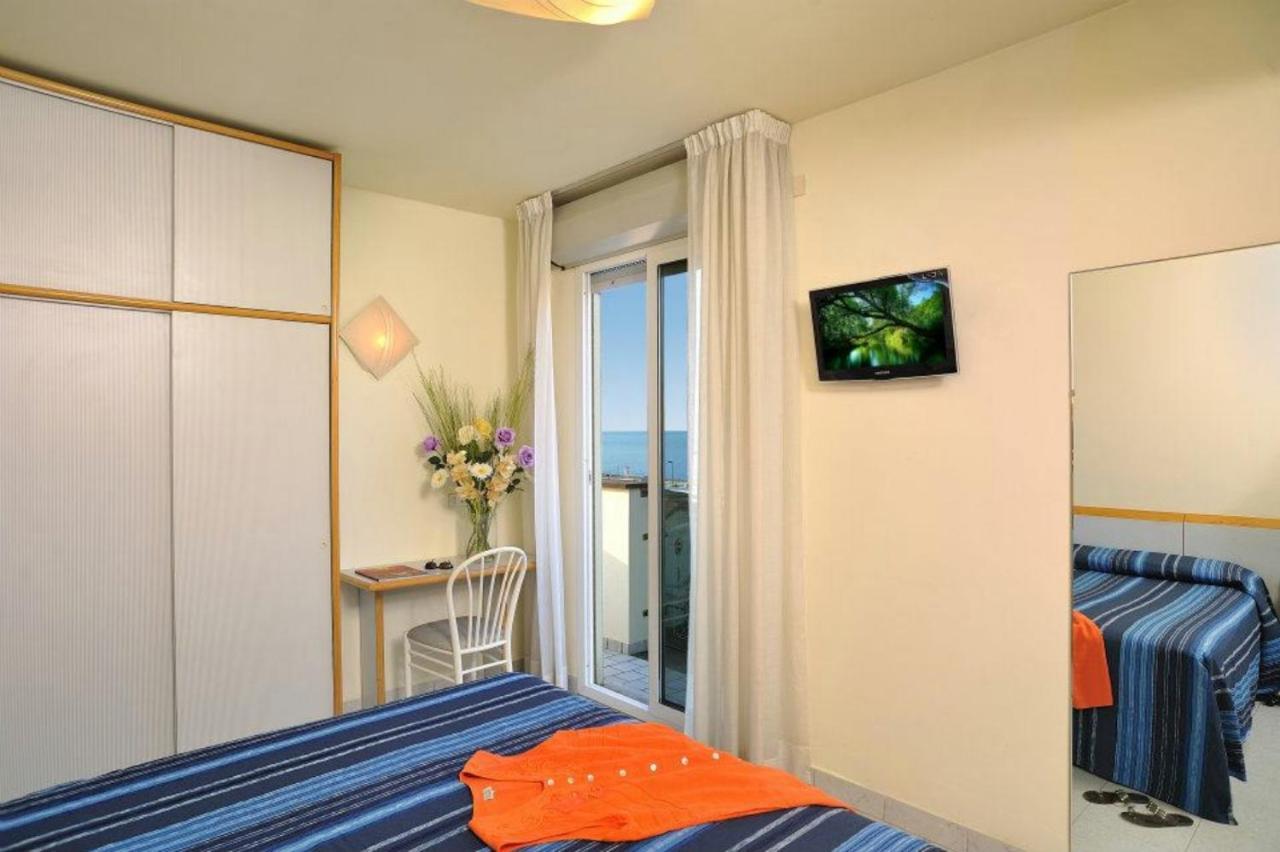 Hotel Astra Riccione Luaran gambar