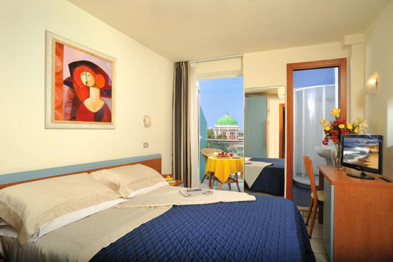 Hotel Astra Riccione Luaran gambar