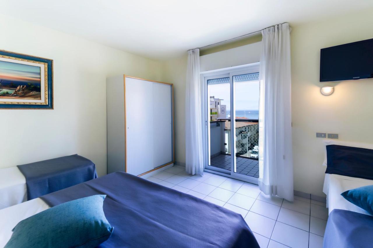 Hotel Astra Riccione Luaran gambar