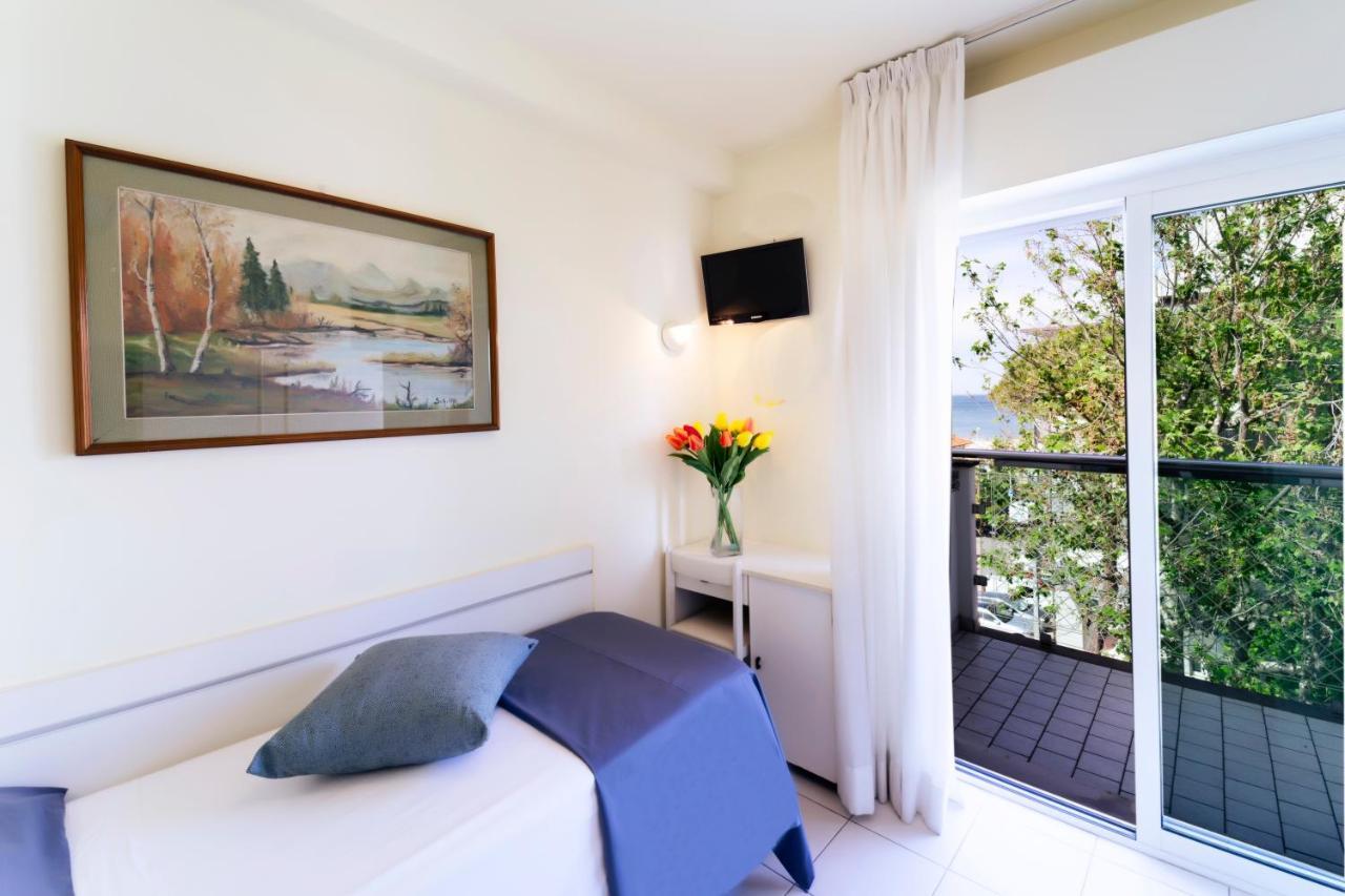 Hotel Astra Riccione Luaran gambar