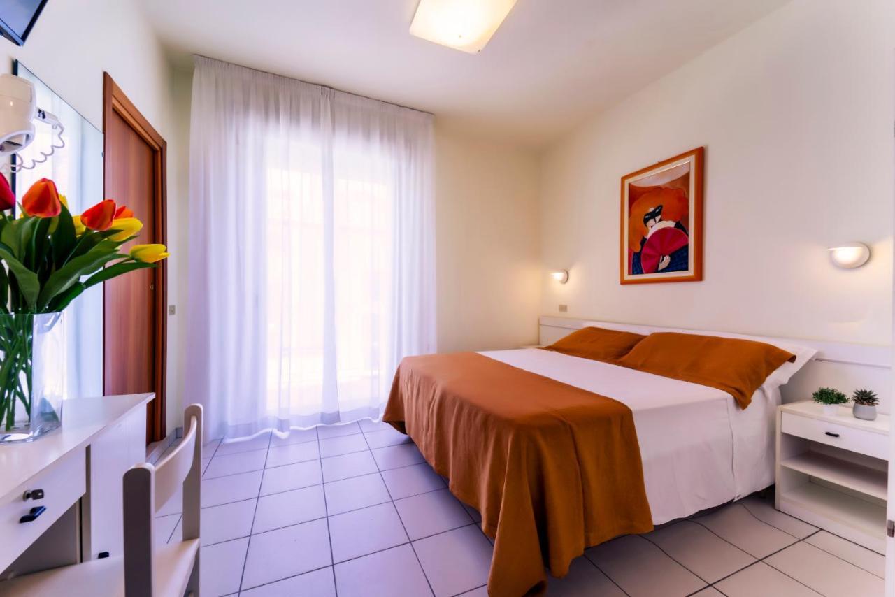 Hotel Astra Riccione Luaran gambar