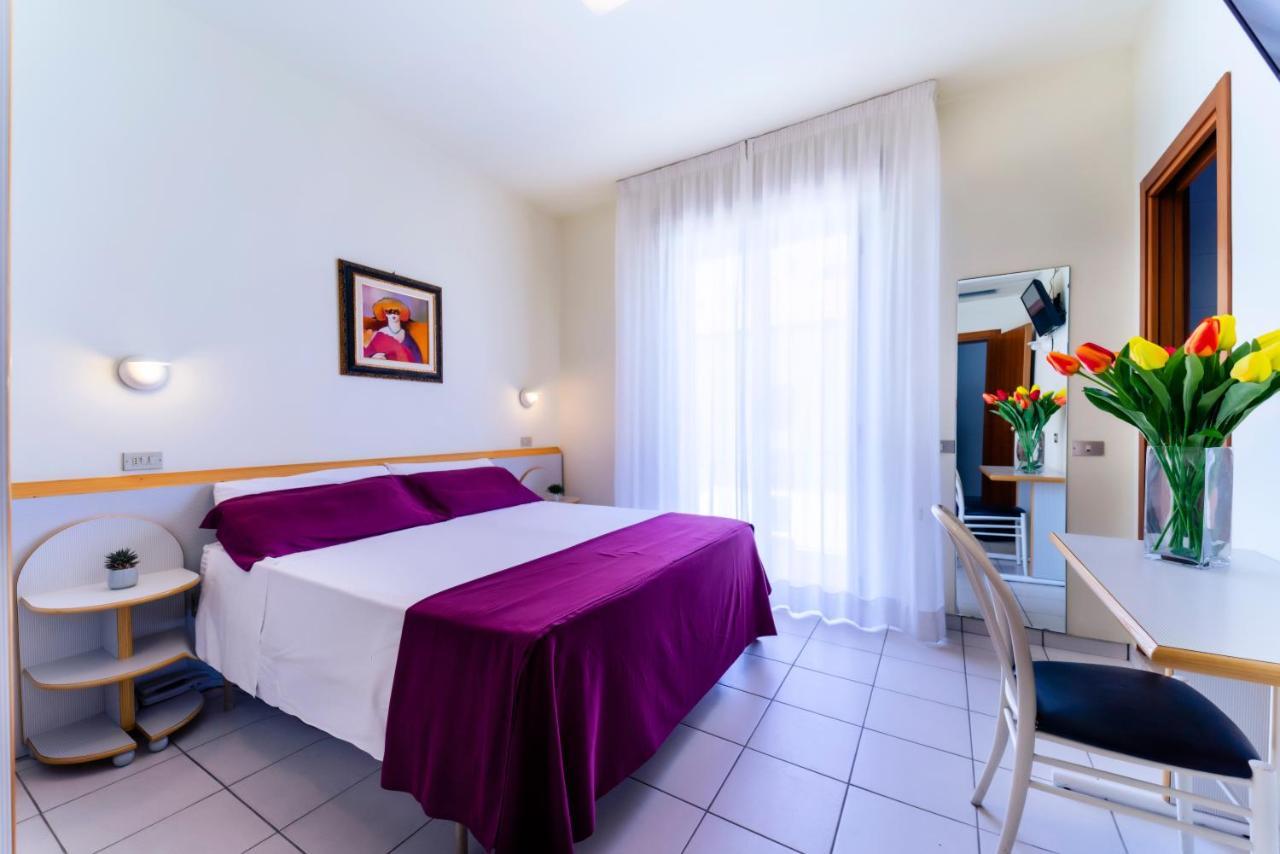 Hotel Astra Riccione Luaran gambar