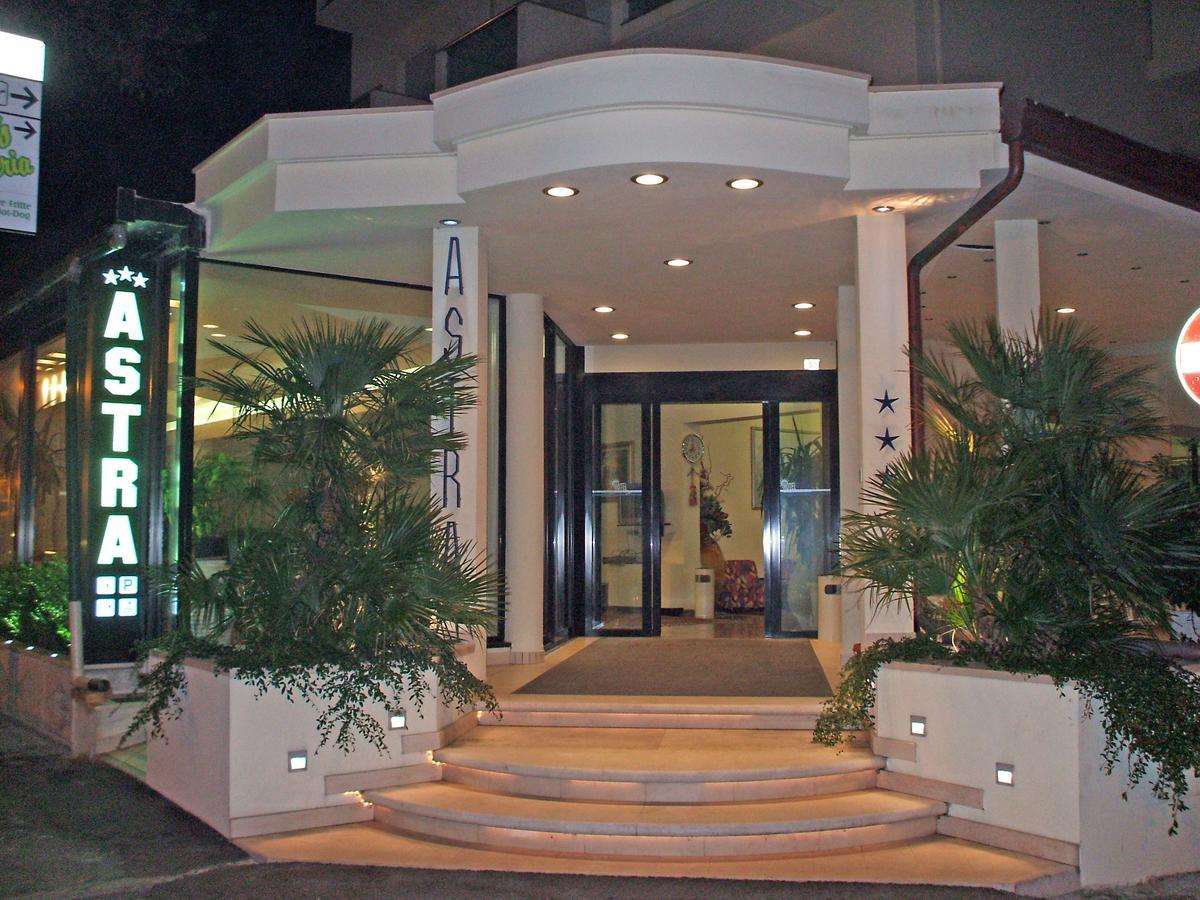 Hotel Astra Riccione Luaran gambar