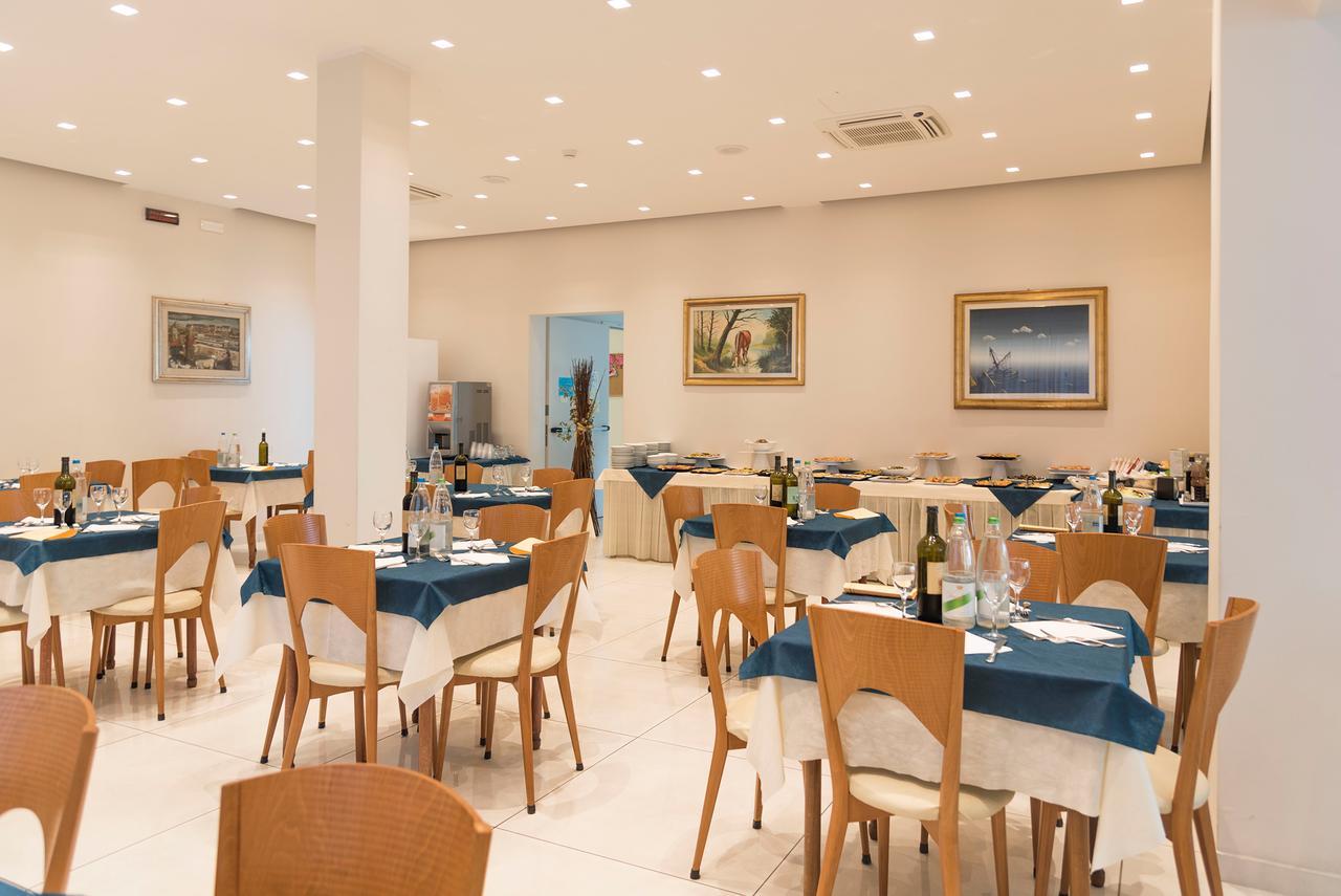 Hotel Astra Riccione Luaran gambar