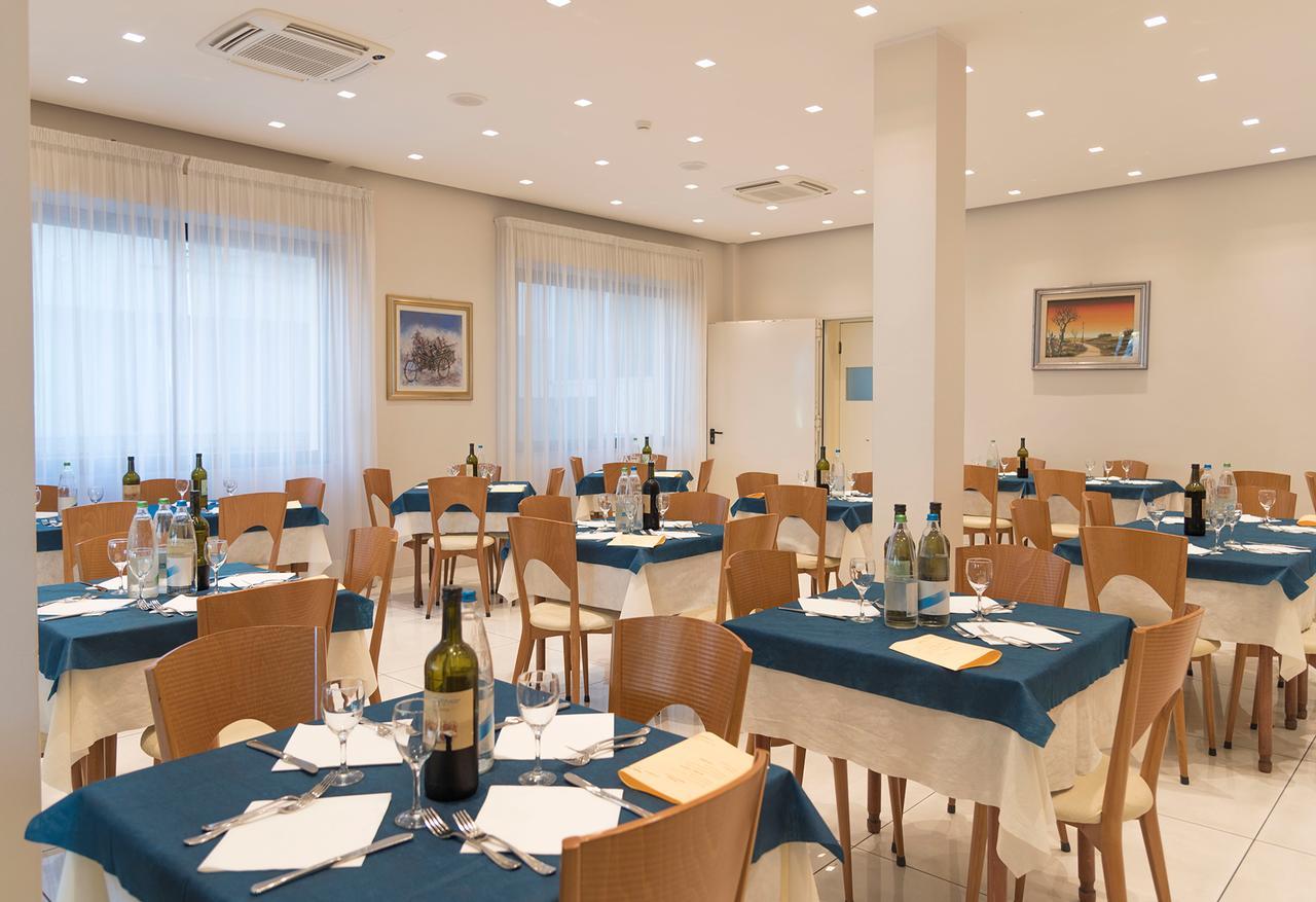Hotel Astra Riccione Luaran gambar